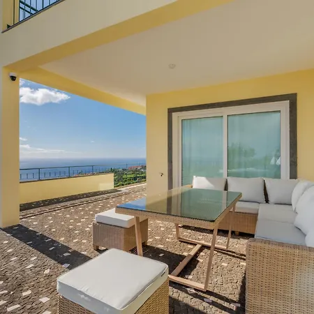 Semesterbostad Skyline By Madeira Gaula